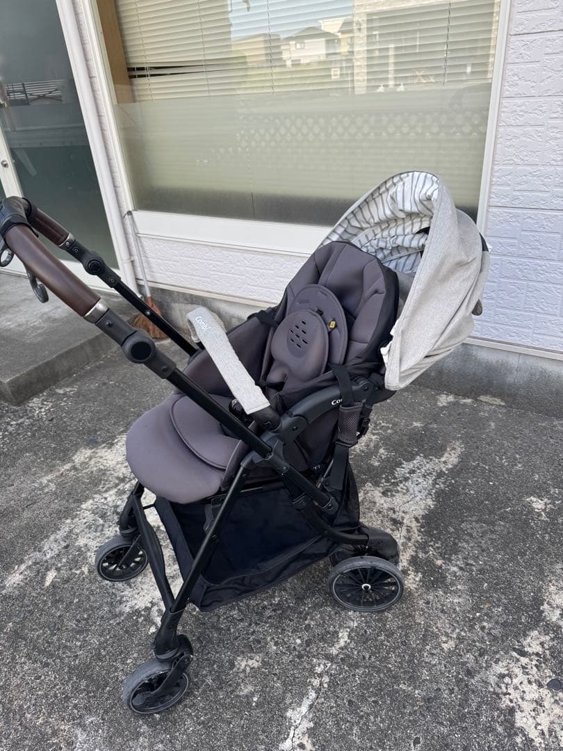 Combi 折りたたみ式ベビーカー