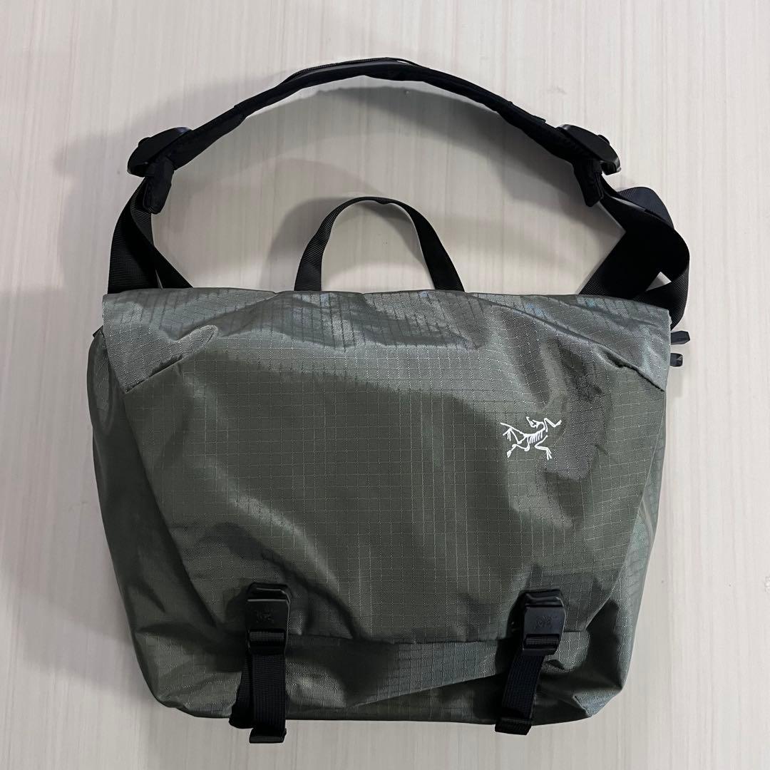 【新品同様】Arc'teryx アークテリクス クーリエ バッグ