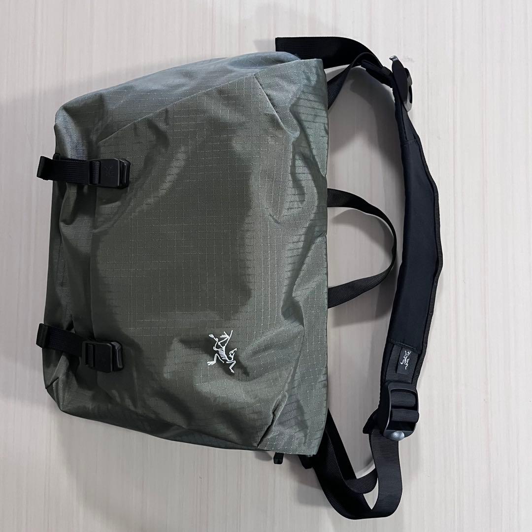 【新品同様】Arc'teryx アークテリクス クーリエ バッグ
