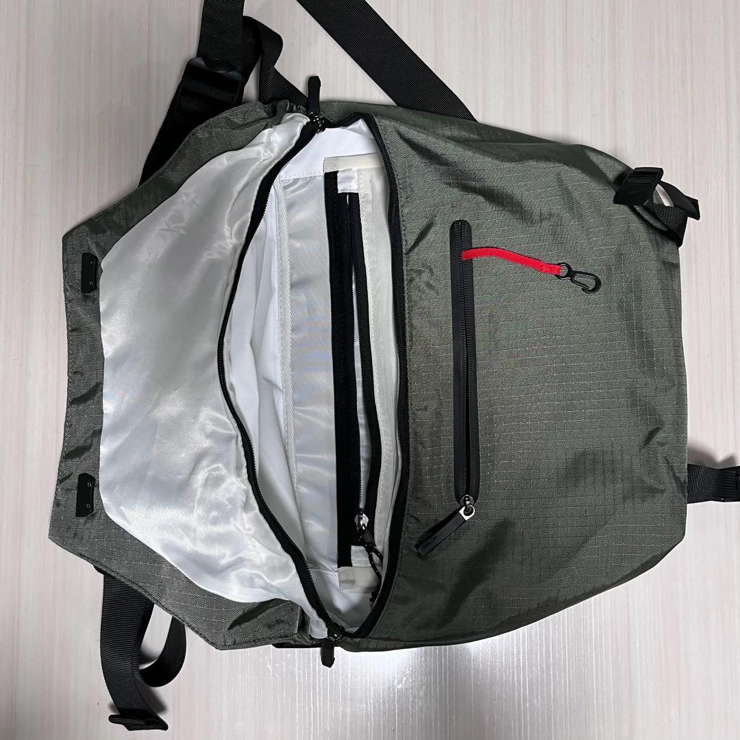 【新品同様】Arc'teryx アークテリクス クーリエ バッグ