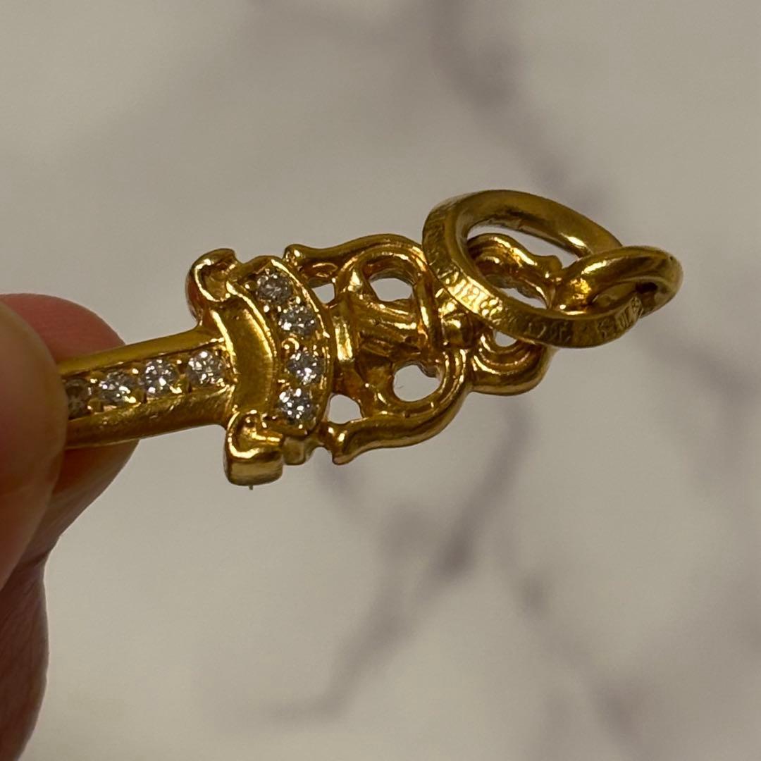 クロムハーツ　22k ダガーチャーム　パヴェダイヤ