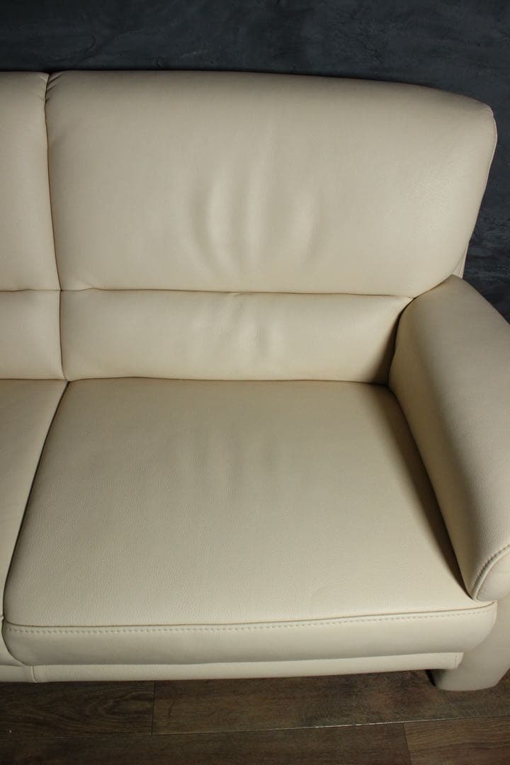 首都圏送無料〜ドイツ ヒモラ30万　総本革　ベルク2.5人掛け　ソファ　クリーム
