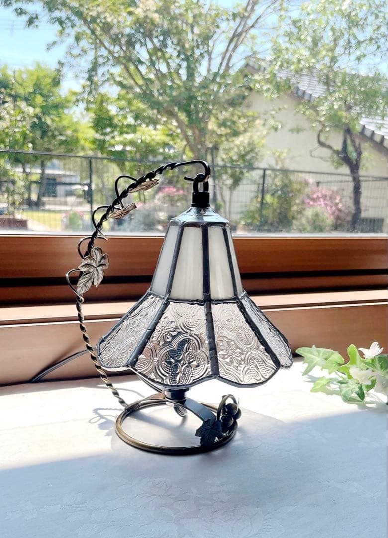 ステンドグラスのランプ