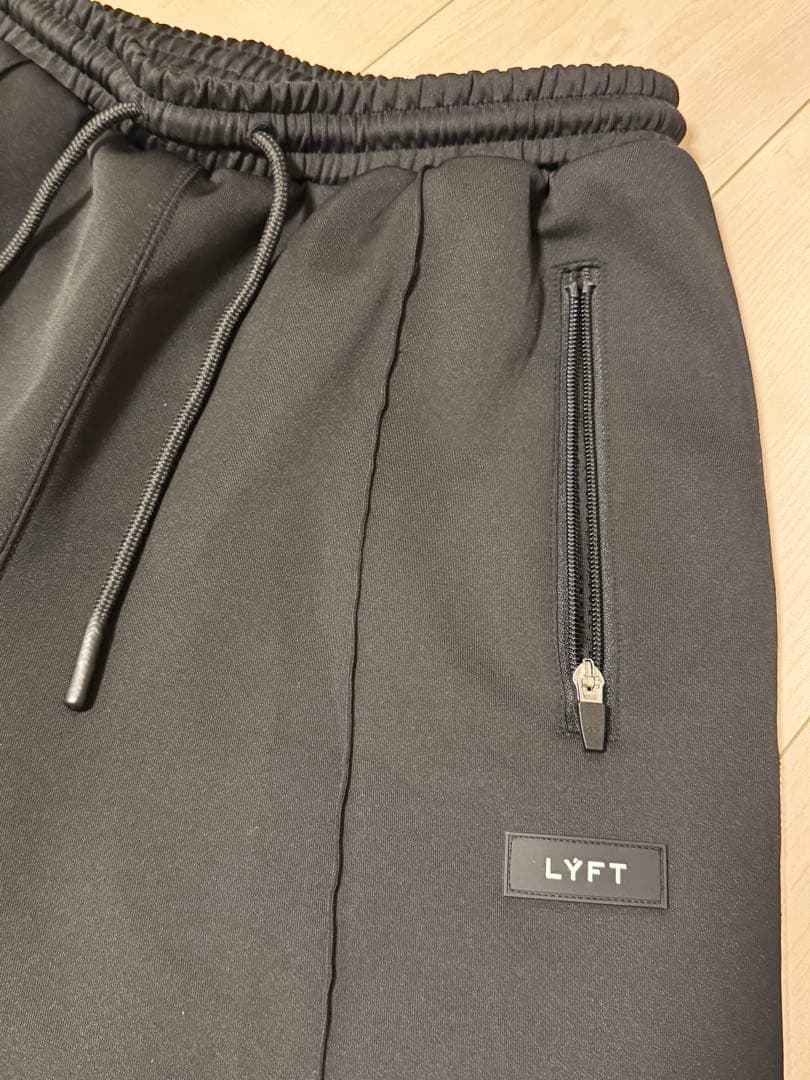 LYFT ブラックパンツ Lサイズ
