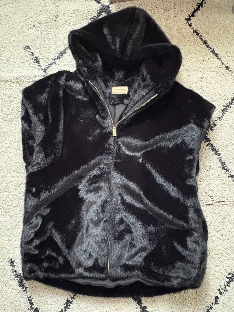 今期カレンソロジー　ファーフーディーベスト