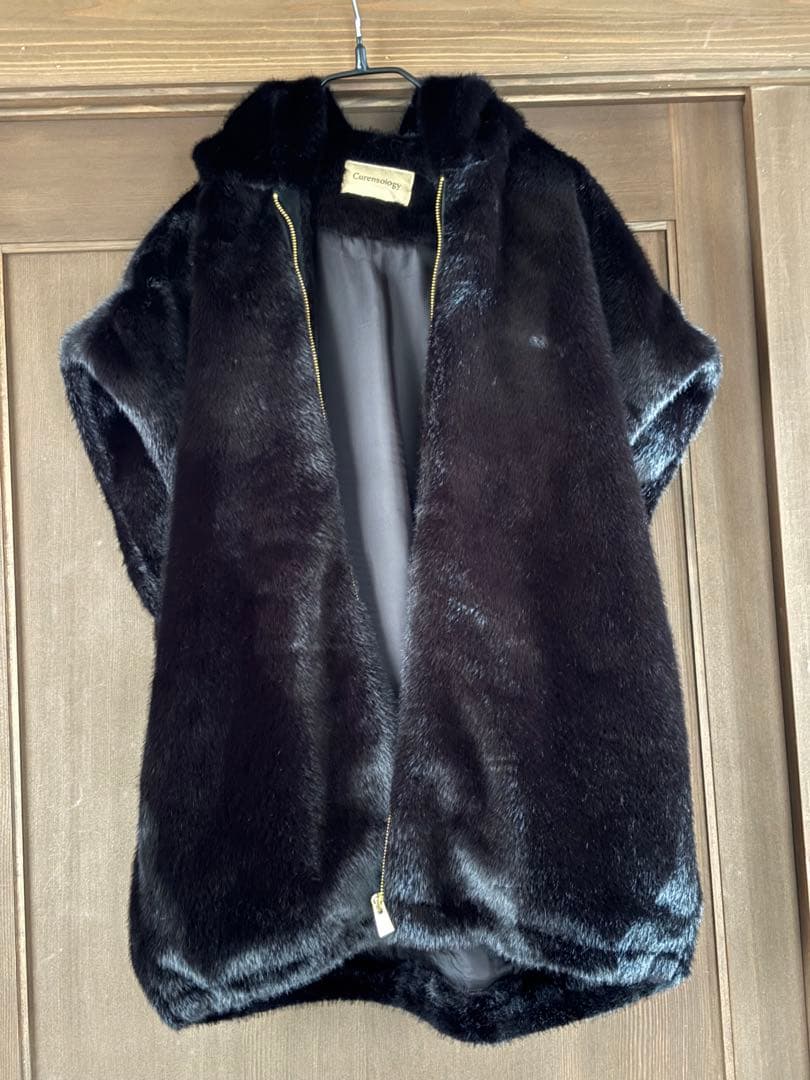 今期カレンソロジー　ファーフーディーベスト