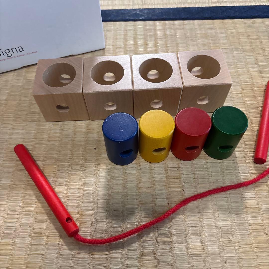 ネフ社 シグナ 積み木 紐通し　Naef Signa