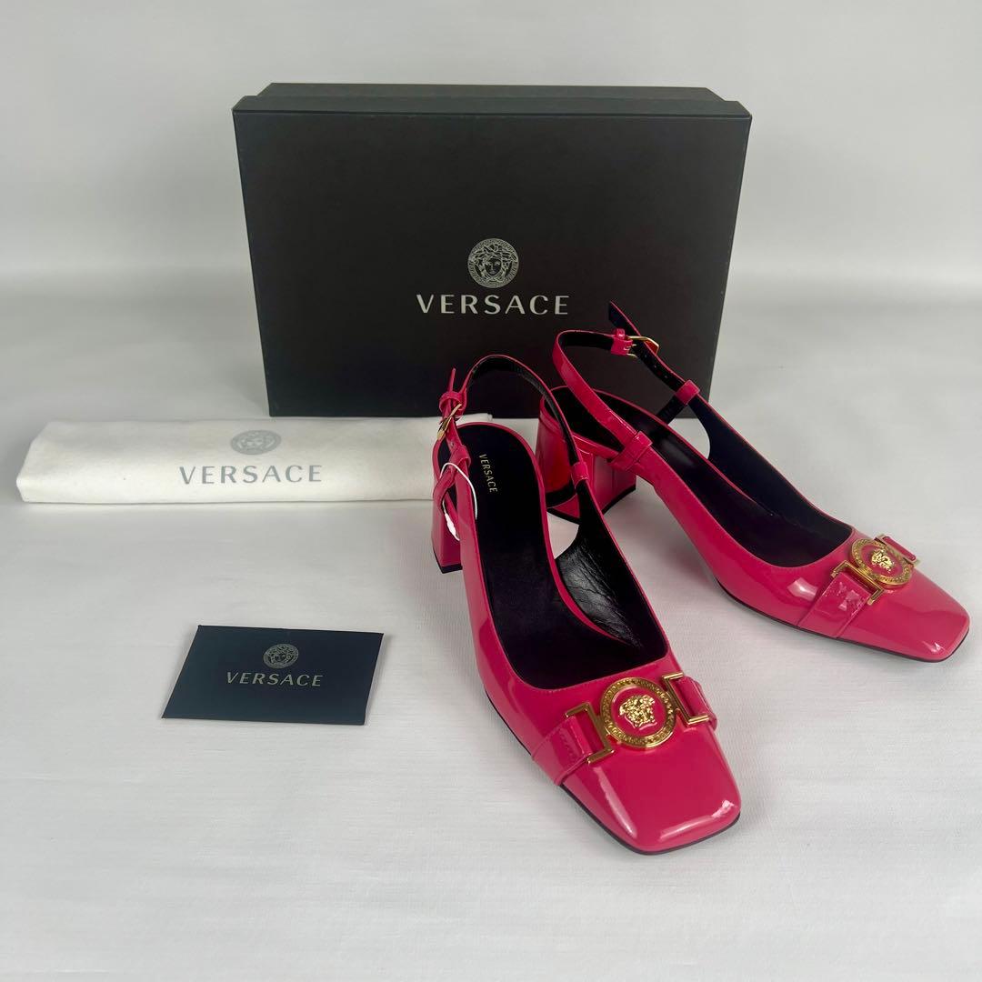 新品VERSACE ビビッドピンク メドューサ　スクエアトゥ　エナメルサンダル