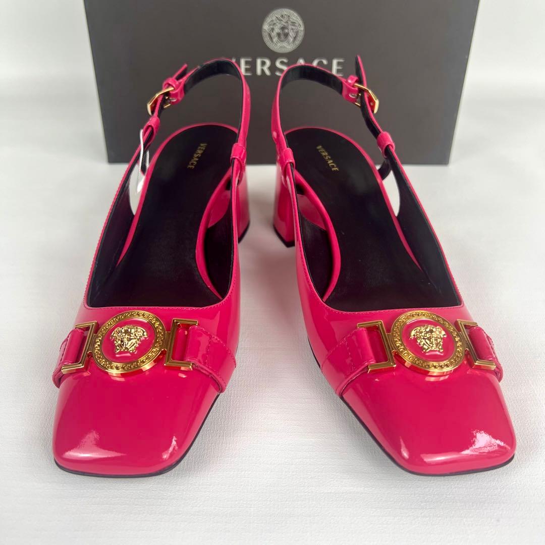 新品VERSACE ビビッドピンク メドューサ　スクエアトゥ　エナメルサンダル