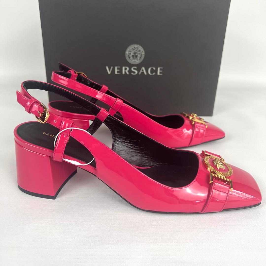 新品VERSACE ビビッドピンク メドューサ　スクエアトゥ　エナメルサンダル