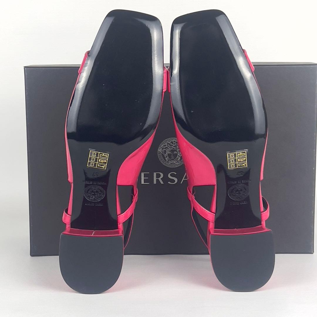 新品VERSACE ビビッドピンク メドューサ　スクエアトゥ　エナメルサンダル