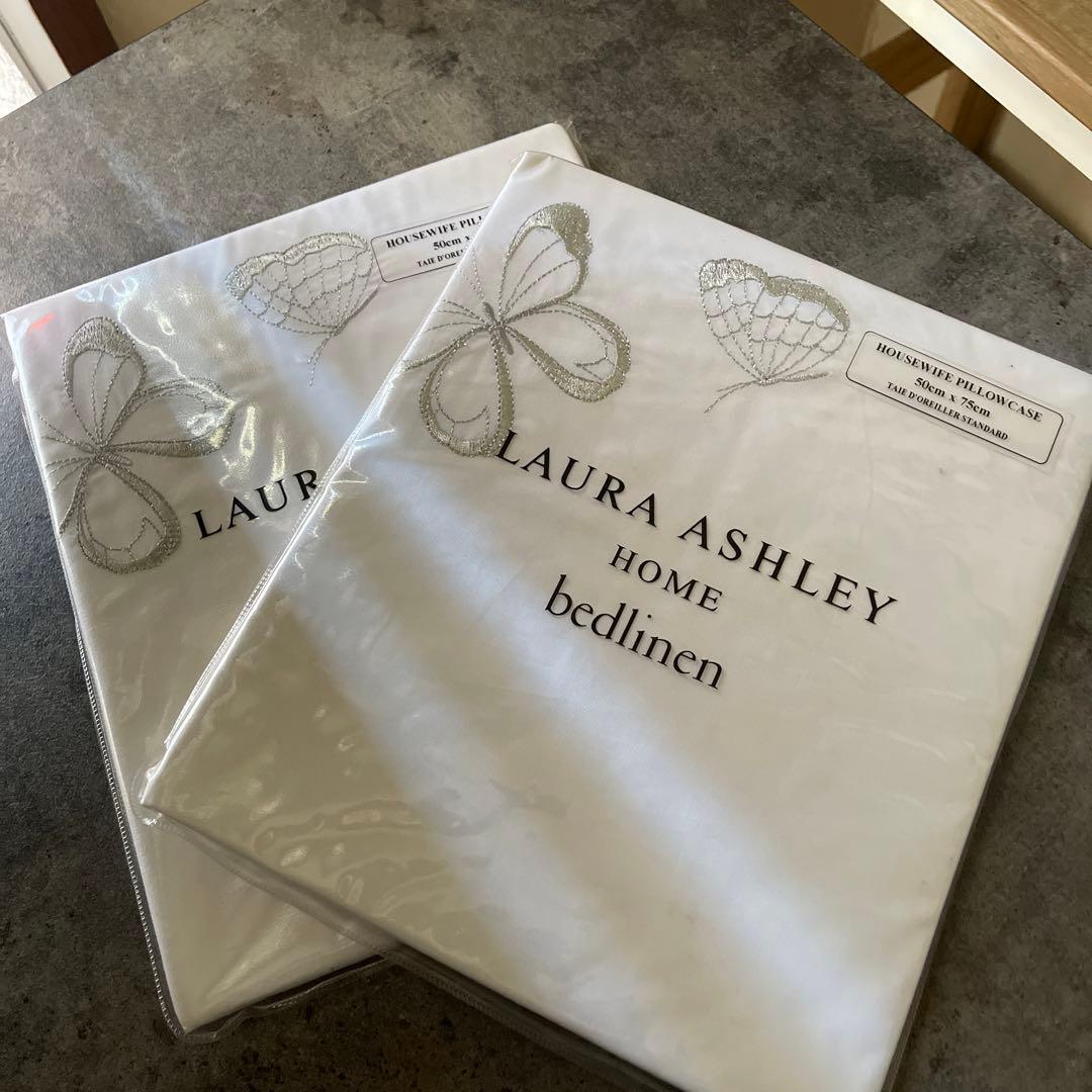 【2枚】ローラアシュレイ シルバー刺繍ピロケースセット　バタフライ　新品