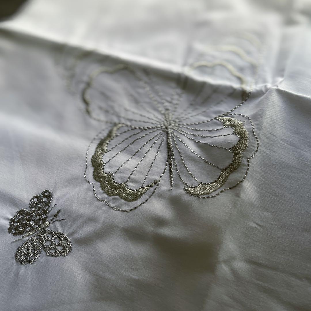 【2枚】ローラアシュレイ シルバー刺繍ピロケースセット　バタフライ　新品