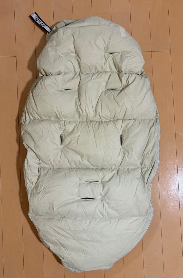 エロディ Elodie ライトダウン フットマフ Lily White