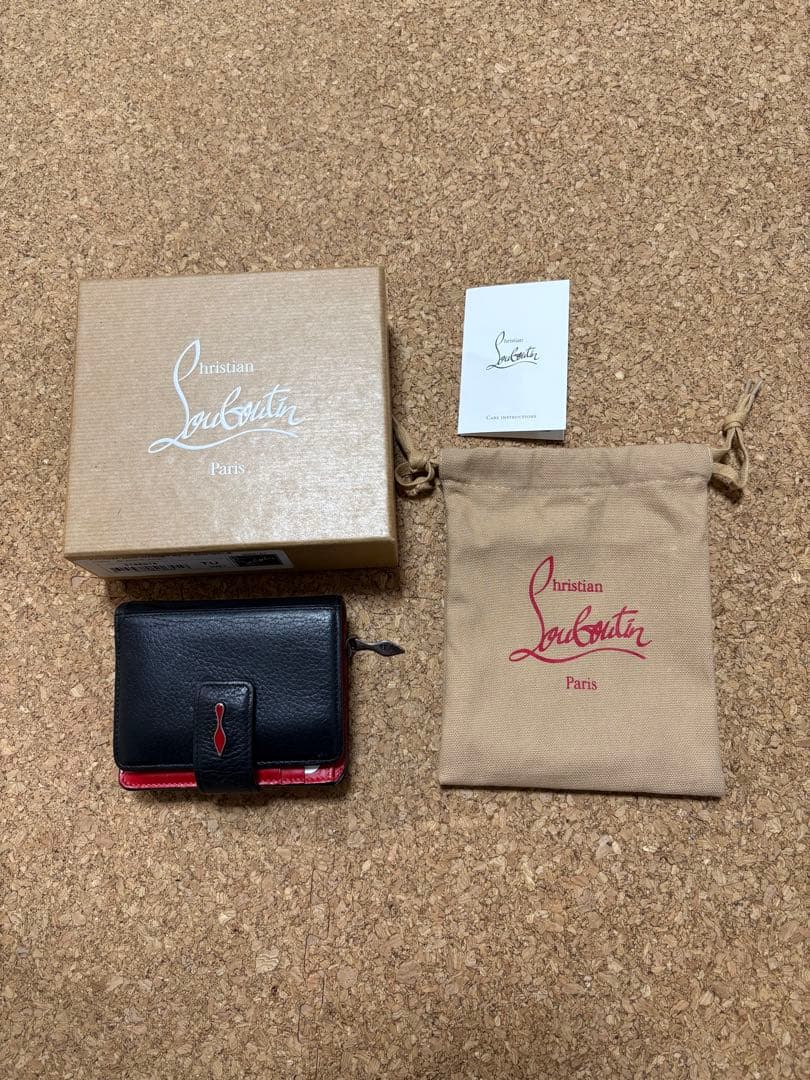 Christian Louboutin パロマ 二つ折り財布 ブラック/レッド