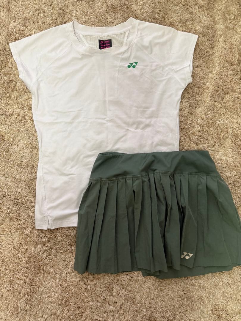 YONEX ホワイトTシャツ グリーンスカート Lサイズ テニスウェア