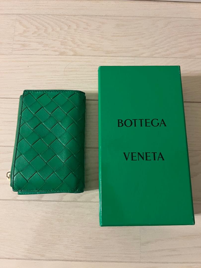BOTTEGA VENETA グリーン 二つ折り財布