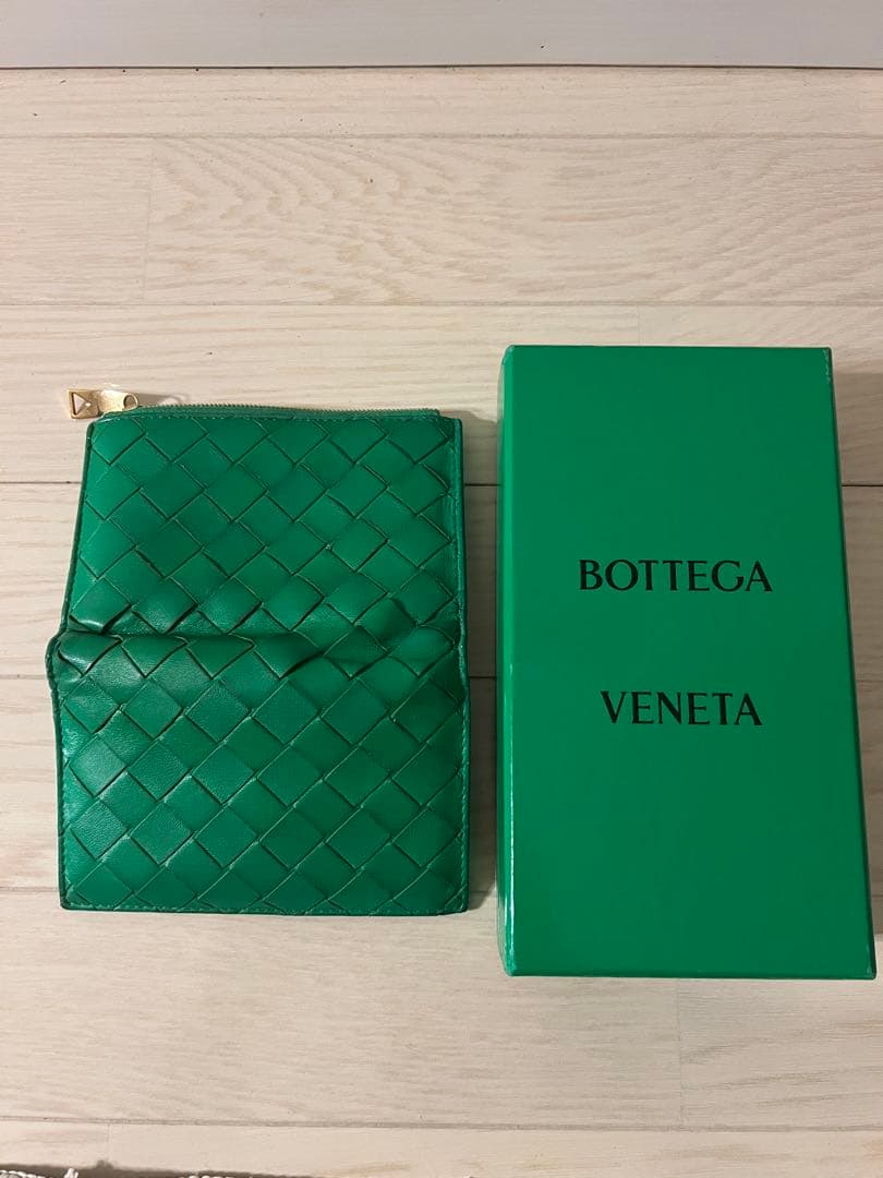 BOTTEGA VENETA グリーン 二つ折り財布