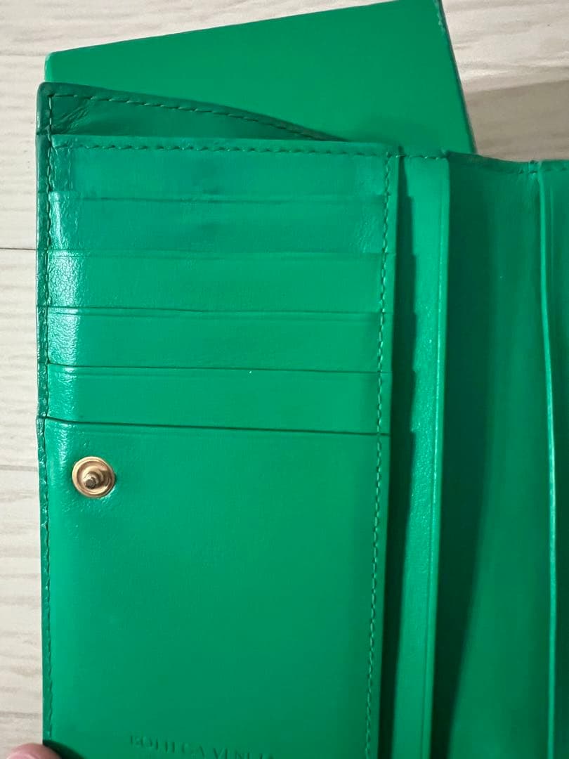 BOTTEGA VENETA グリーン 二つ折り財布