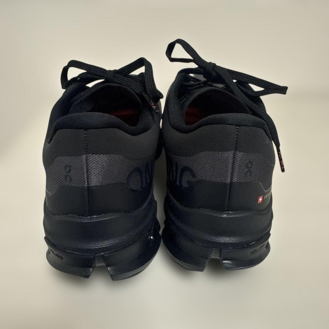 ON Cloudflow 5ランニングシューズ ブラック