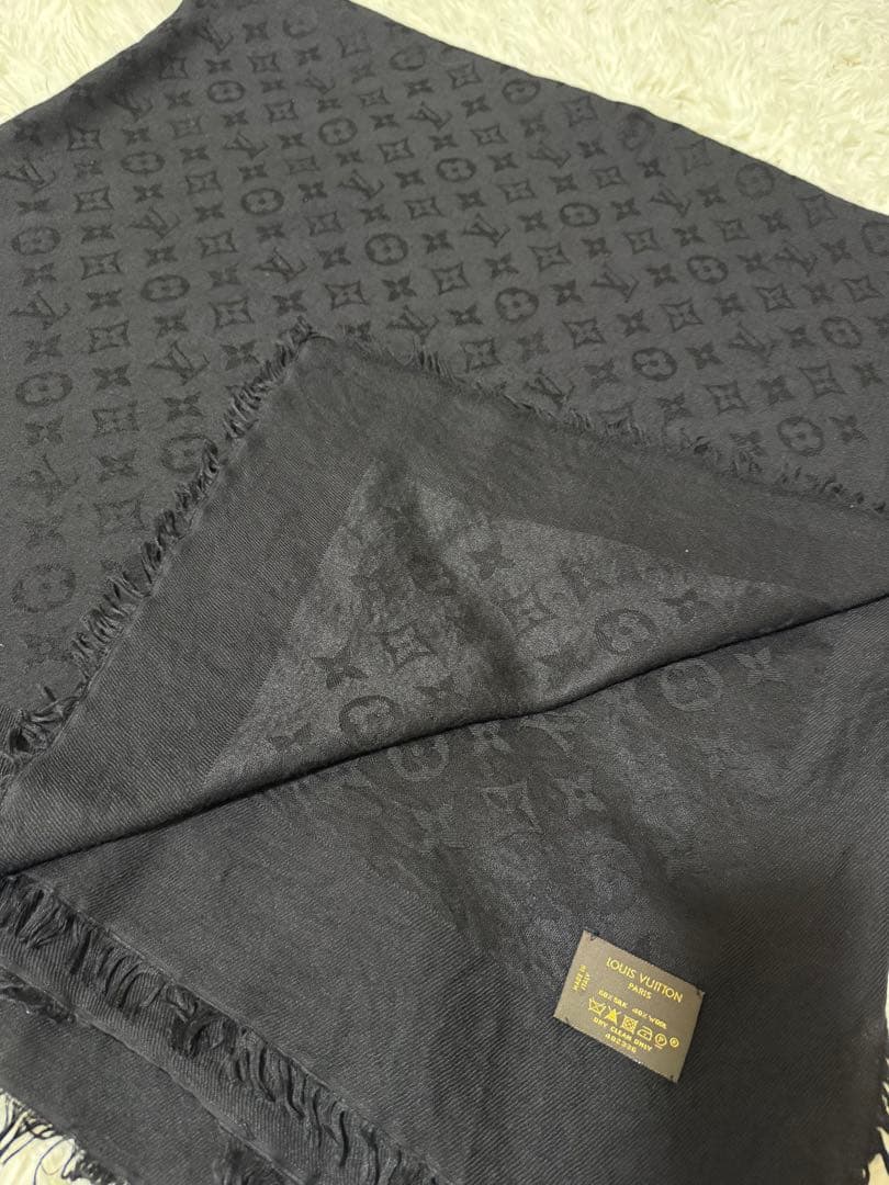 ルイ・ヴィトン ブラック ストール フリンジ付き