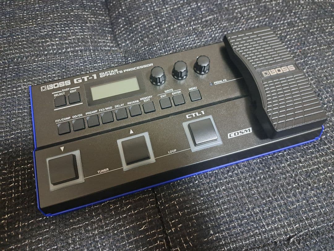 BOSS GT-1 ギターエフェクター 本体　ピックacアダプター付き