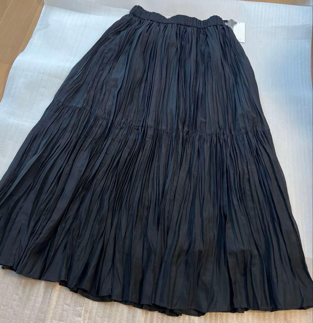 新品！自由区 黒 プリーツロングスカート 38サイズ ハンドワッシャー