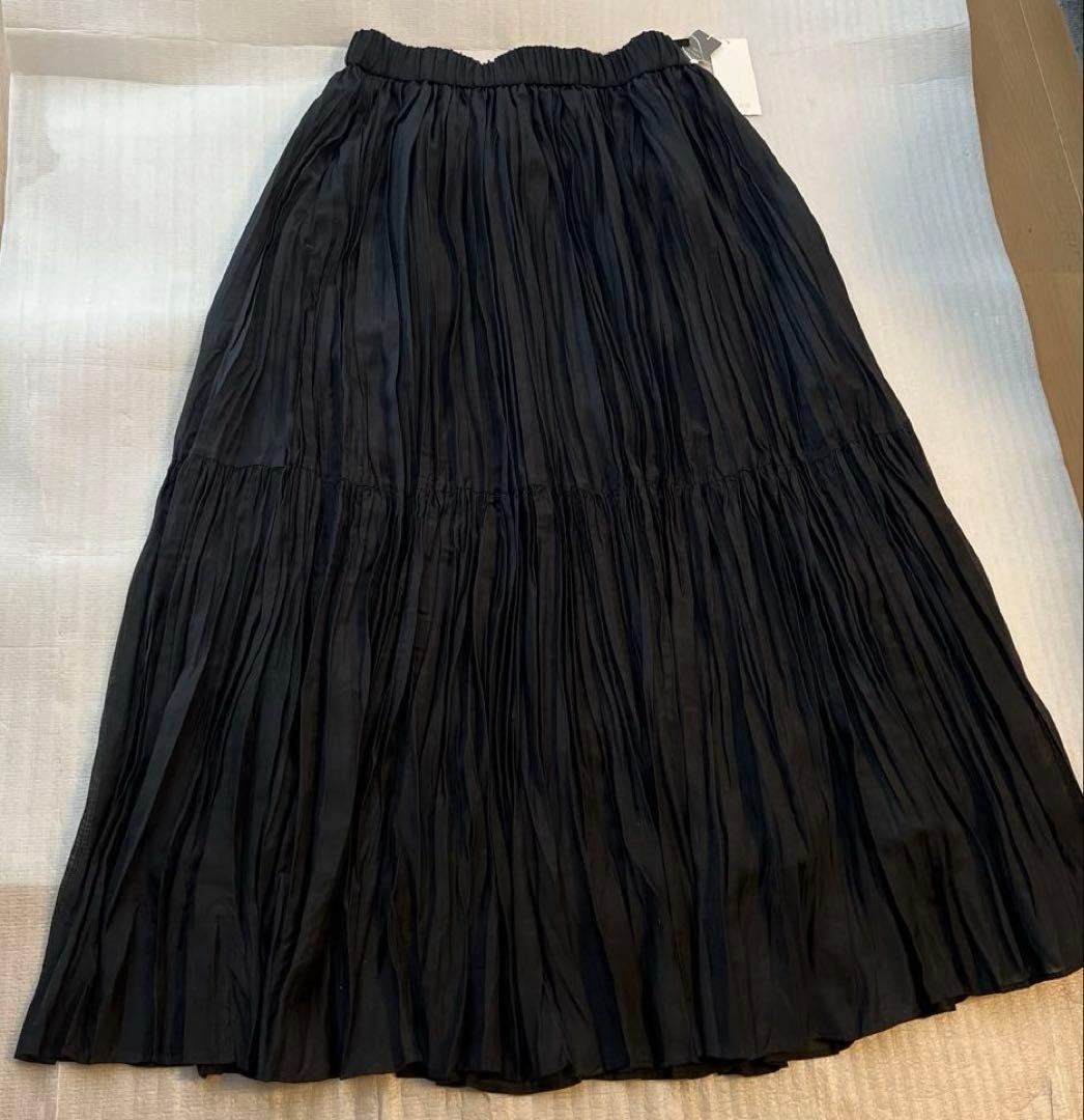 新品！自由区 黒 プリーツロングスカート 38サイズ ハンドワッシャー