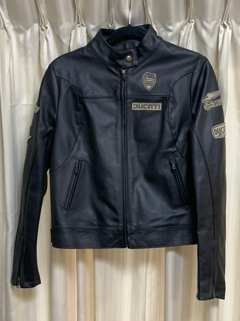 ドゥカティ　レディースM ジャケット　本革　未使用　新品　DUCATI