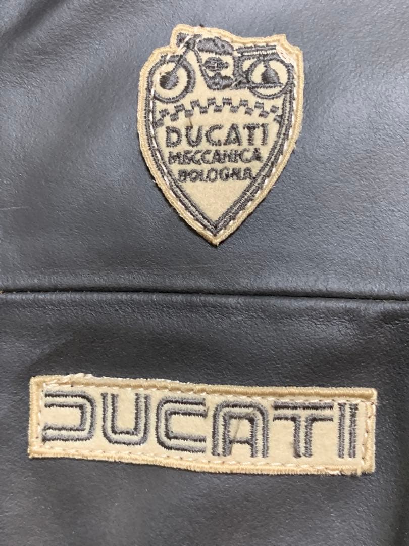ドゥカティ　レディースM ジャケット　本革　未使用　新品　DUCATI