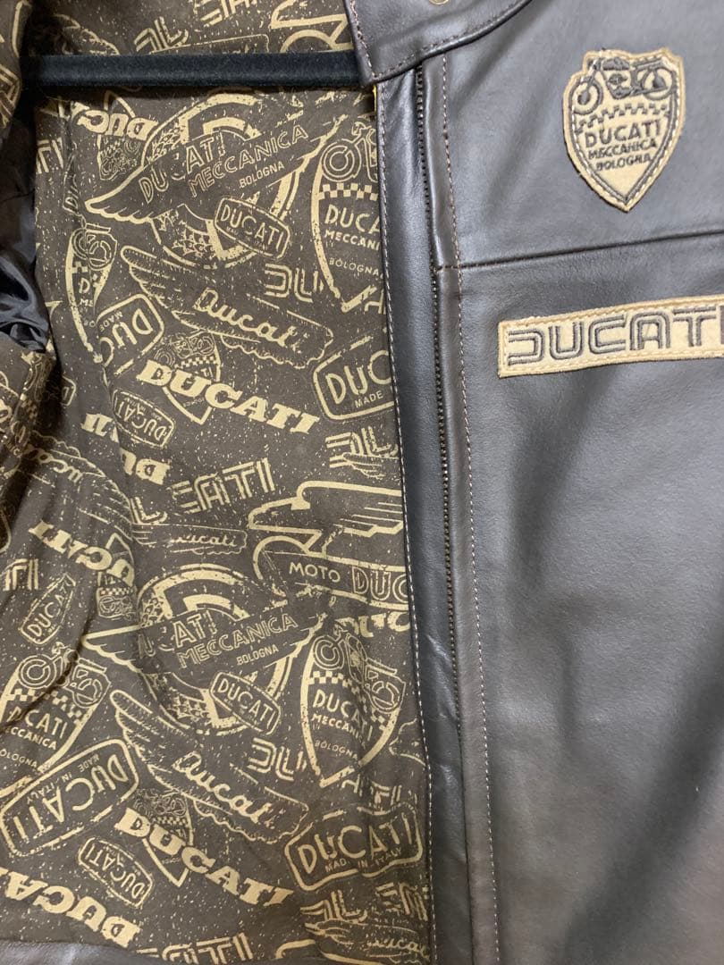 ドゥカティ　レディースM ジャケット　本革　未使用　新品　DUCATI