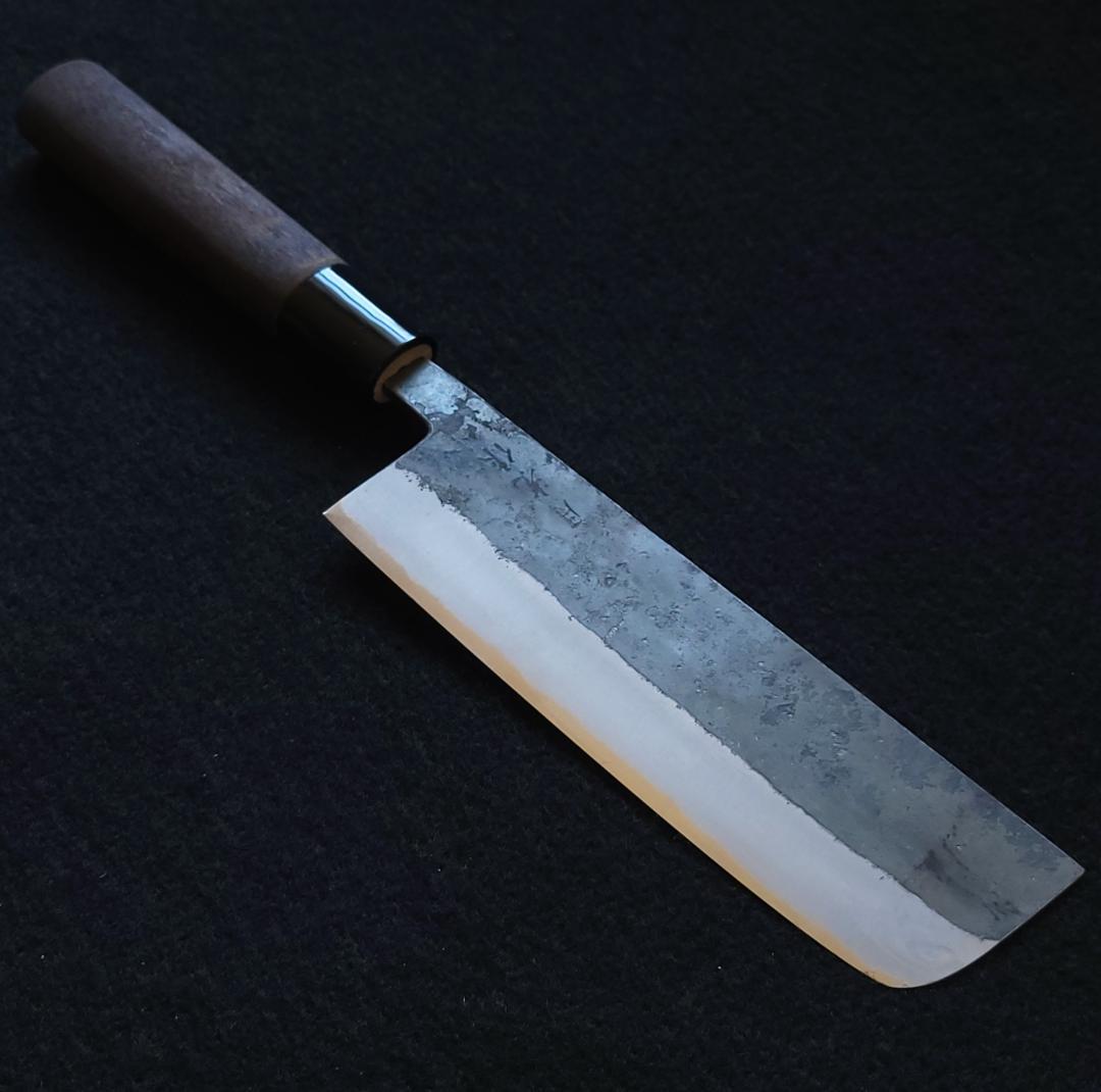 青紙２号クラッド　黒打　菜切型万能包丁160㎜　焼柄　G1635