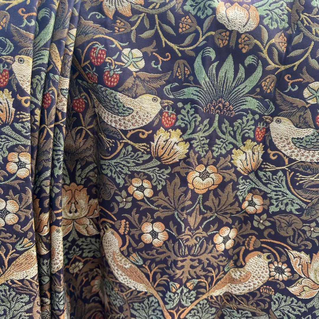 Maria　いちご泥棒　カーテン