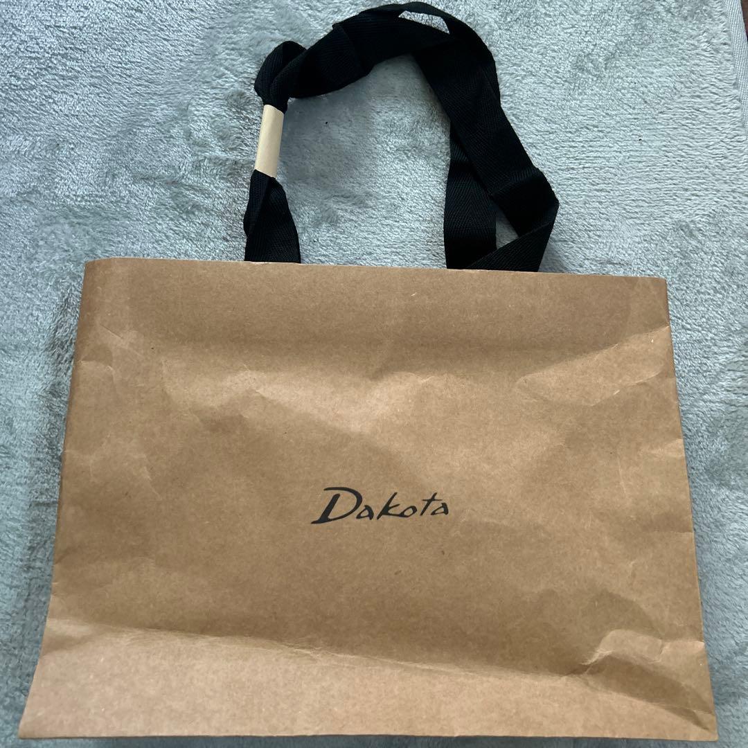 Dakota 2つ折り財布