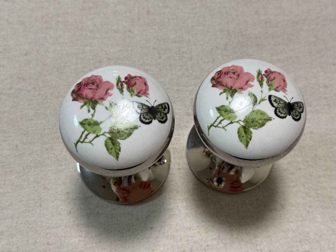 ローラアシュレイ　ドアノブ