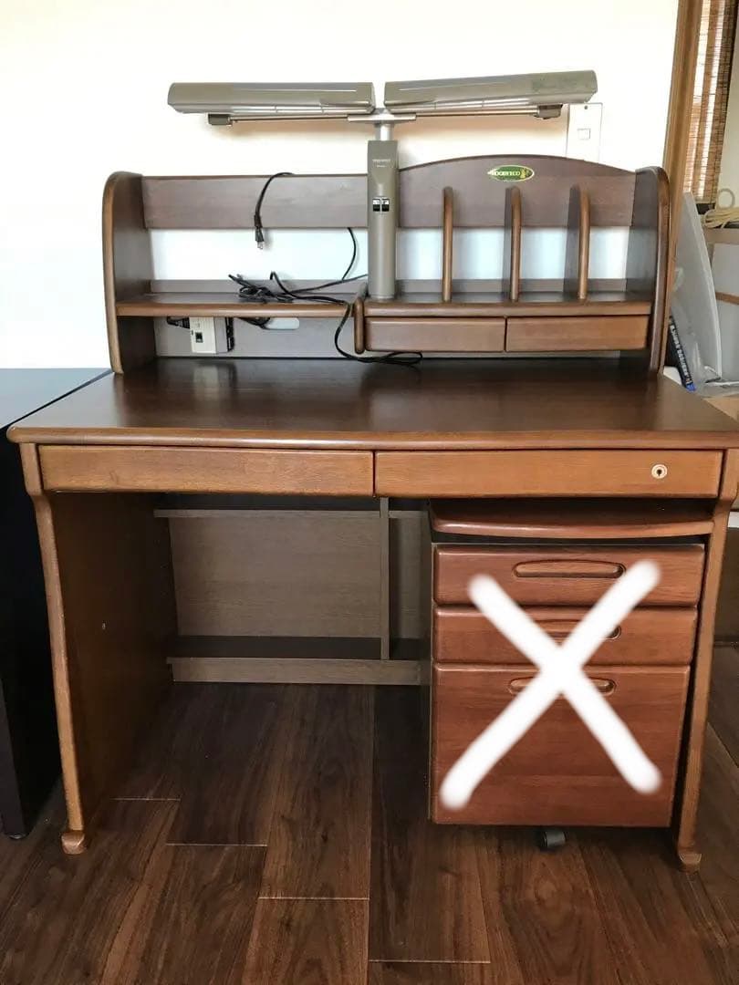 ①koizumi woodyeco 勉強机　※別ページのライト本棚とセット売り