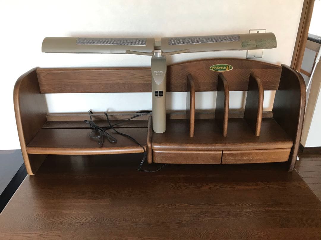 ①koizumi woodyeco 勉強机　※別ページのライト本棚とセット売り