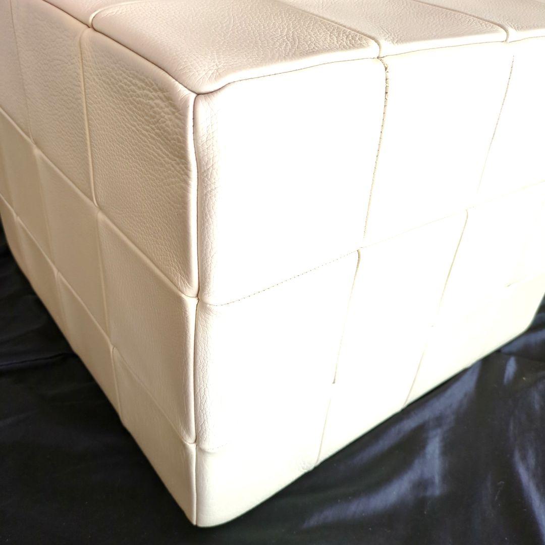 最高級大塚家具　アイボリー 本革 オットマン キューブ型