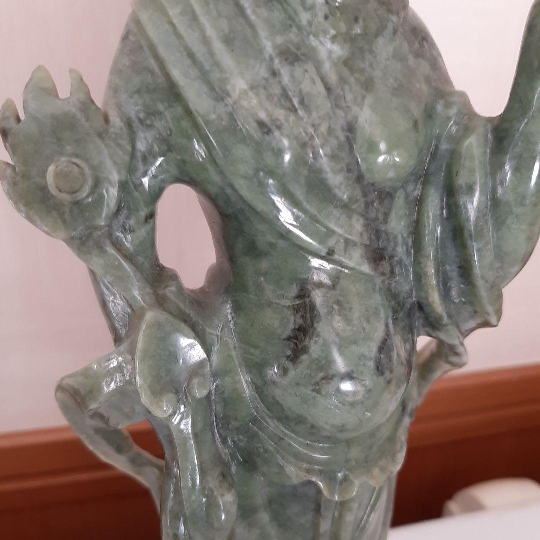 翡翠　観音様　重さ約1.7kg