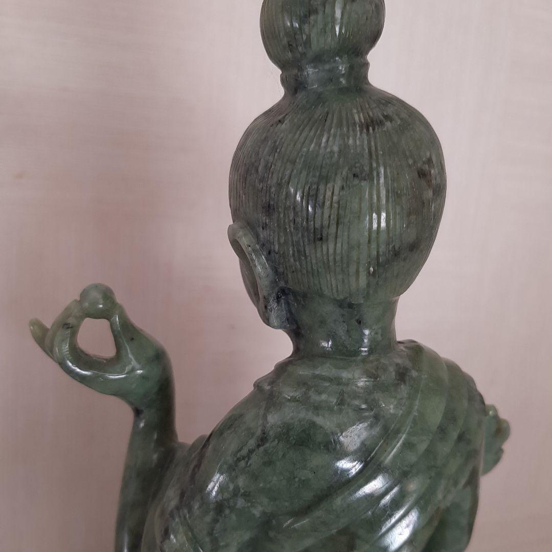 翡翠　観音様　重さ約1.7kg