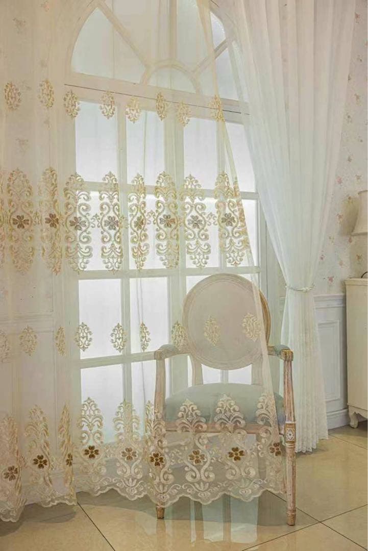 2枚入り　レースカーテン　金運UP ベージュ　刺繍柄　クローバー　レース　送料込