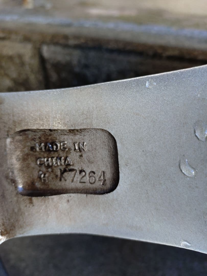 スタッドレスタイヤ 225/60R17 ダンロップWINTER MAXX SJ8