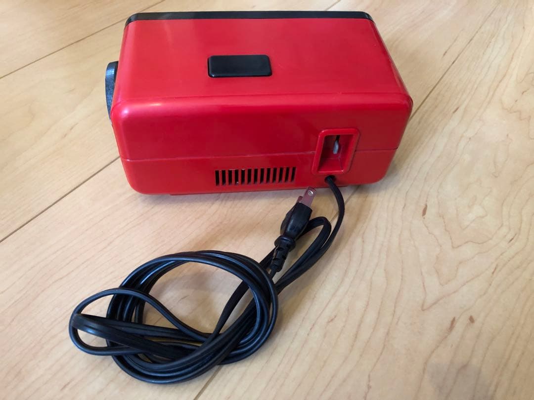 極美品\"1979レトロ'SEIKO 赤バタバタ＃置時計、日本製