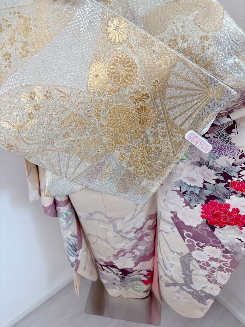 正絹振袖フルセット　牡丹　縁起柄　花柄 ホワイトクリーム色 成人式