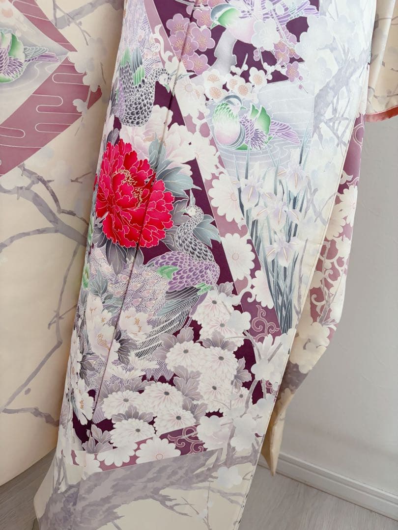 正絹振袖フルセット　牡丹　縁起柄　花柄 ホワイトクリーム色 成人式