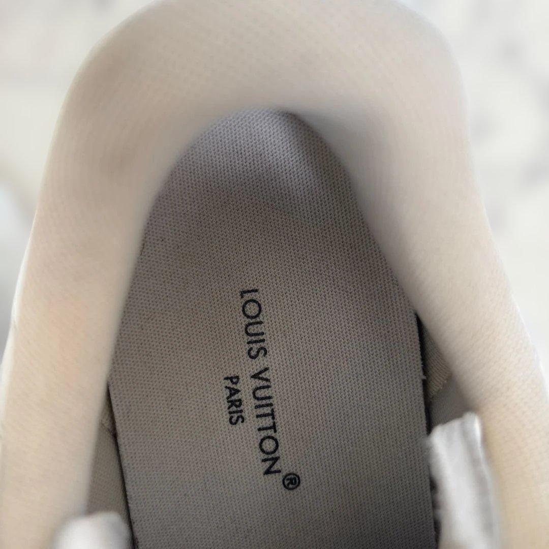 ルイヴィトン　リヴォリライン　モノグラム　スニーカー　シューズ　ルクセンブルク