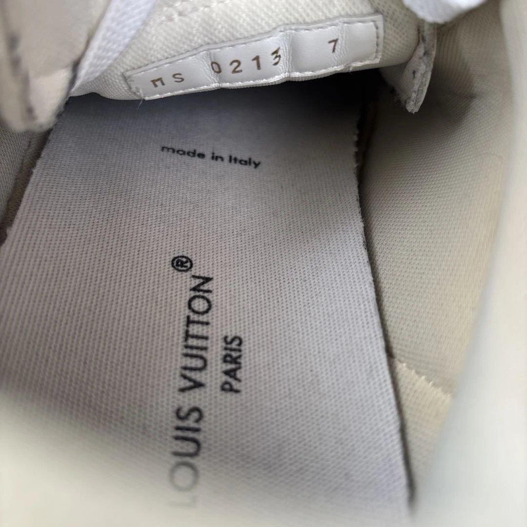 ルイヴィトン　リヴォリライン　モノグラム　スニーカー　シューズ　ルクセンブルク