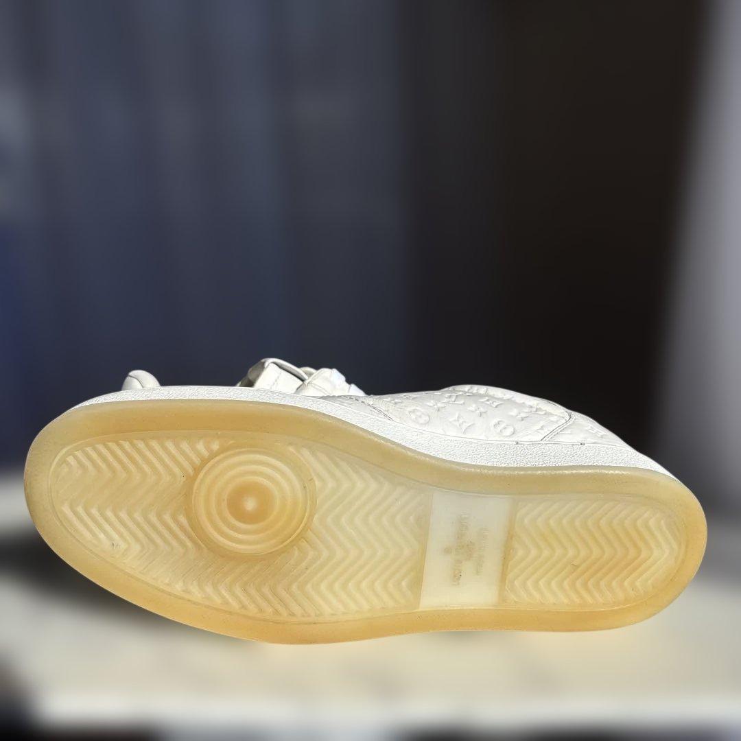 ルイヴィトン　リヴォリライン　モノグラム　スニーカー　シューズ　ルクセンブルク