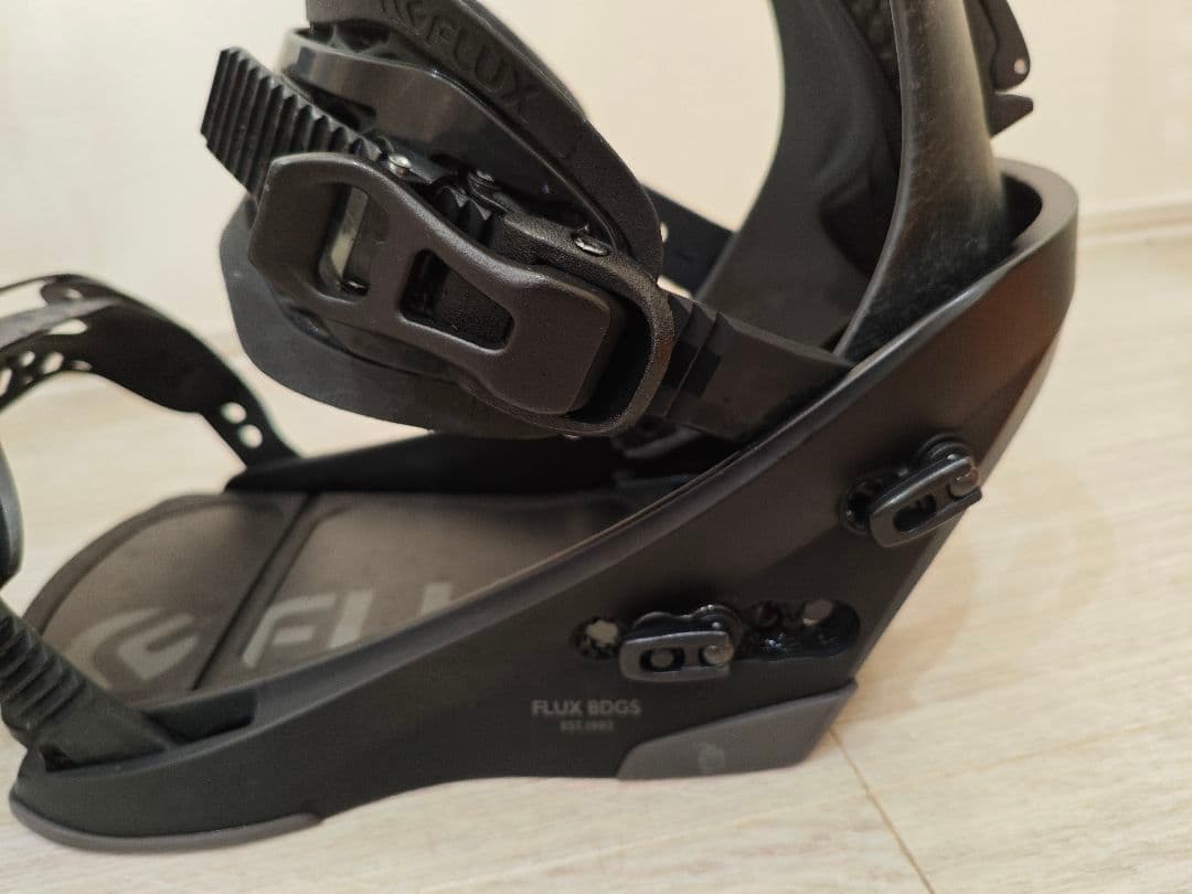 FLUX CV M フラックスバインディング　ビンディング