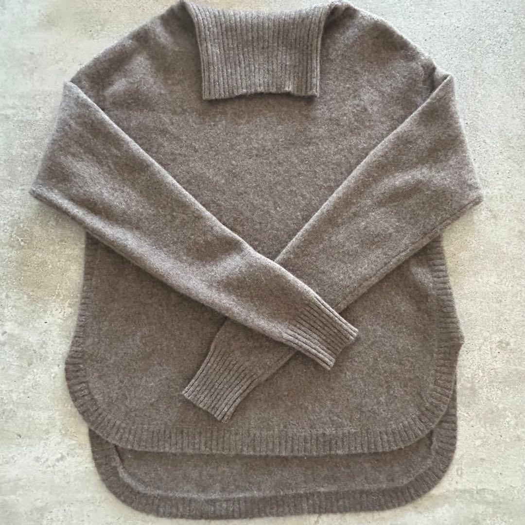 アダムエロペ YAK タートル　サイドスリット　ニット　セーター　ベージュ　ヤク